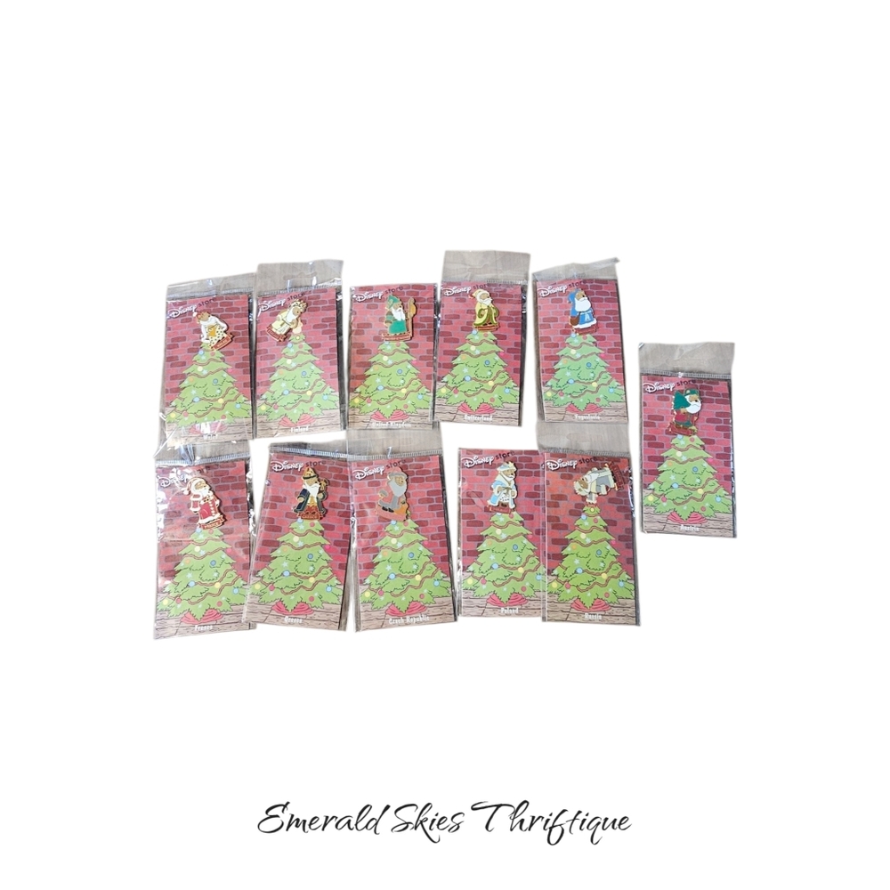 Disney Store Pin Pooh Santas Around the World, Set Of 11. Free Shipping